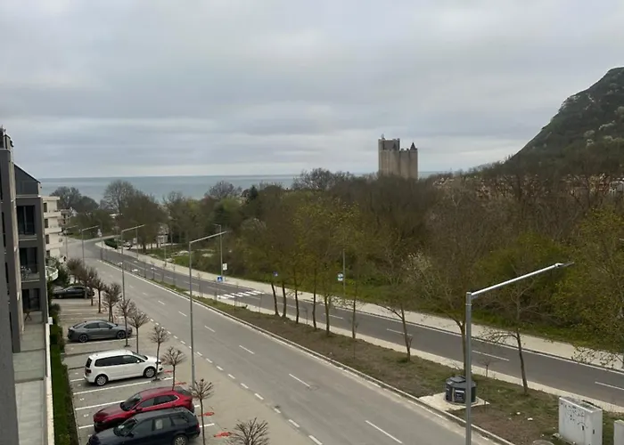 アパート Atea 11 カヴァルナ